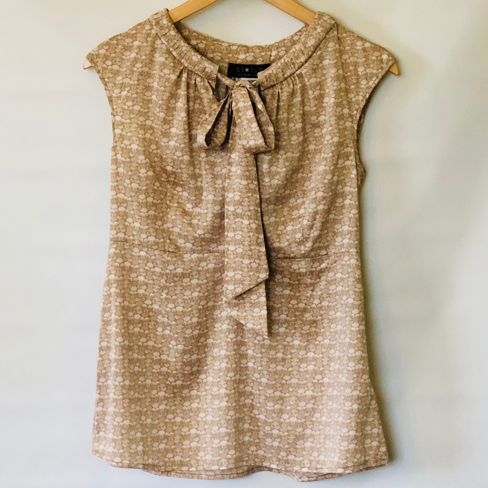 Status Star Jones Charming Button and Tie Blouse